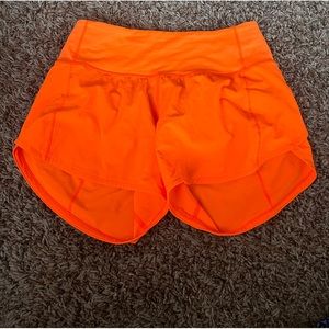 Lululemon speed up low rise size 2, 4in